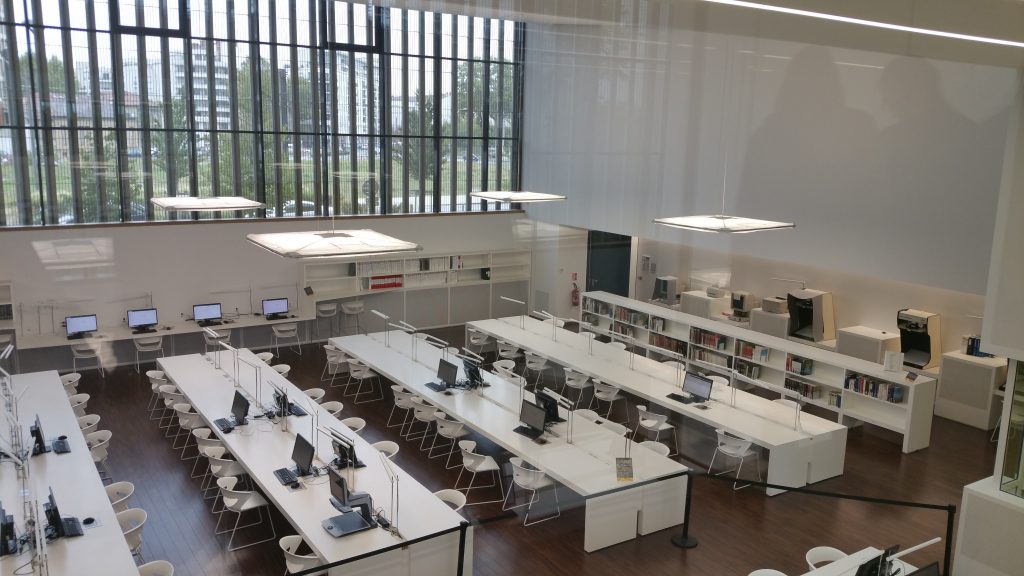 recherche en salle de lecture aux archives départementales de Lyon